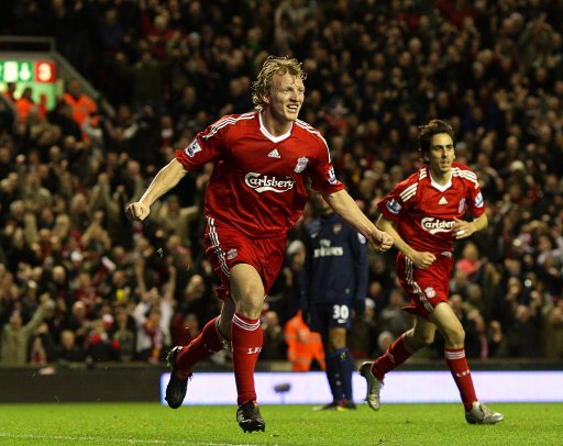 跟队：米兰双雄在为新球场找命名商，目标带来每年超2000万欧收入（记者：米兰双雄为新球场招募冠名商，年收入目标超过2000万欧元）