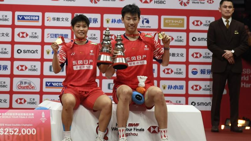 韦世豪：最后那个点球确实太牵强了；换个发型换个心情（韦世豪：最后那粒点球判得过于勉强，换个发型也换个心情）