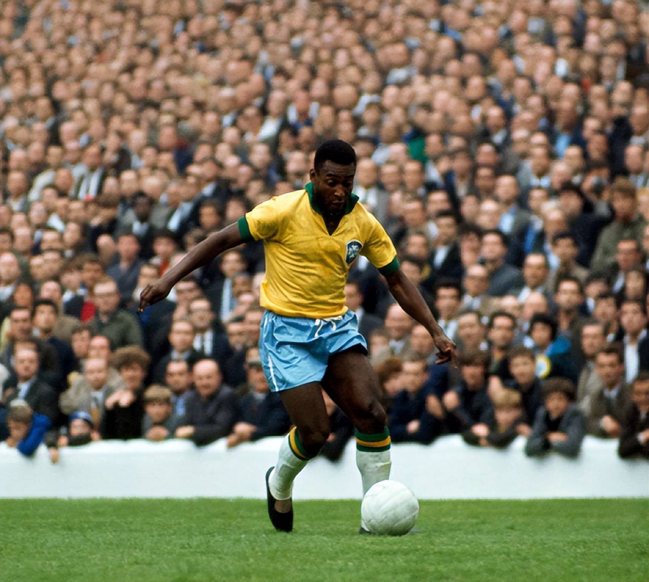 发挥出色！兰德尔18中9贡献28分9板，个人近7场最高分（状态火热！兰德尔18投9中砍下28分9板，刷新近7场个人新高）