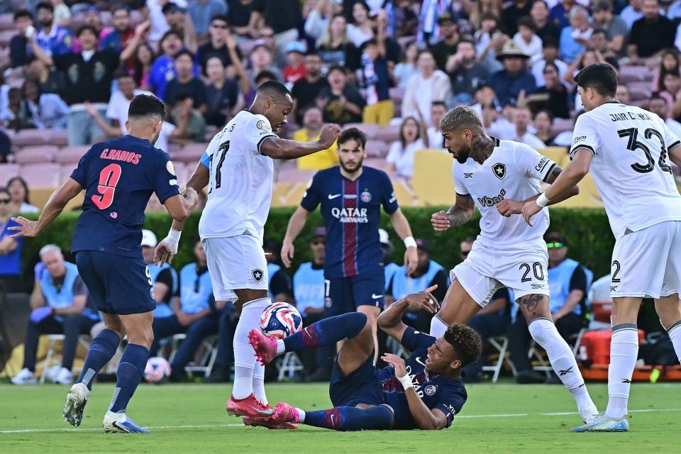 法媒：姆巴佩要求冻结大巴黎账户被驳回，被判罚款3000欧元（法媒称姆巴佩冻结巴黎圣日耳曼账户申请遭拒，并被罚款3000欧元）