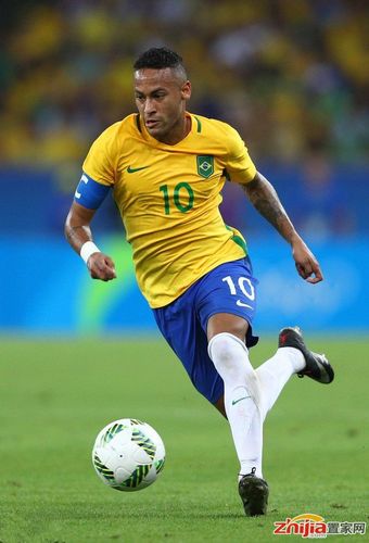 “玉面杀手”张玉宁将执掌苏超宿迁队（绰号“玉面杀手”的张玉宁出任苏超宿迁队主帅）