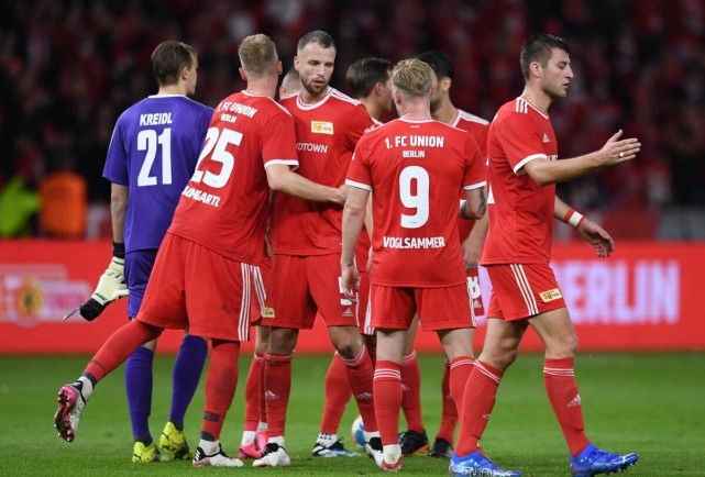 罗马诺：梅努可能在1月离开曼联，那不勒斯对租借他很感兴趣（罗马诺：那不勒斯有意租借梅努，他可能一月离开曼联）