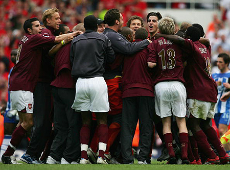 历史上中锋20分+10助攻场次：约基奇165次断档领跑