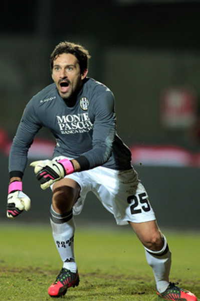 队报盛赞托万：现在他不仅是技术领袖，还是更衣室领袖（队报力赞托万：如今他既是技术核心，也是更衣室领袖）