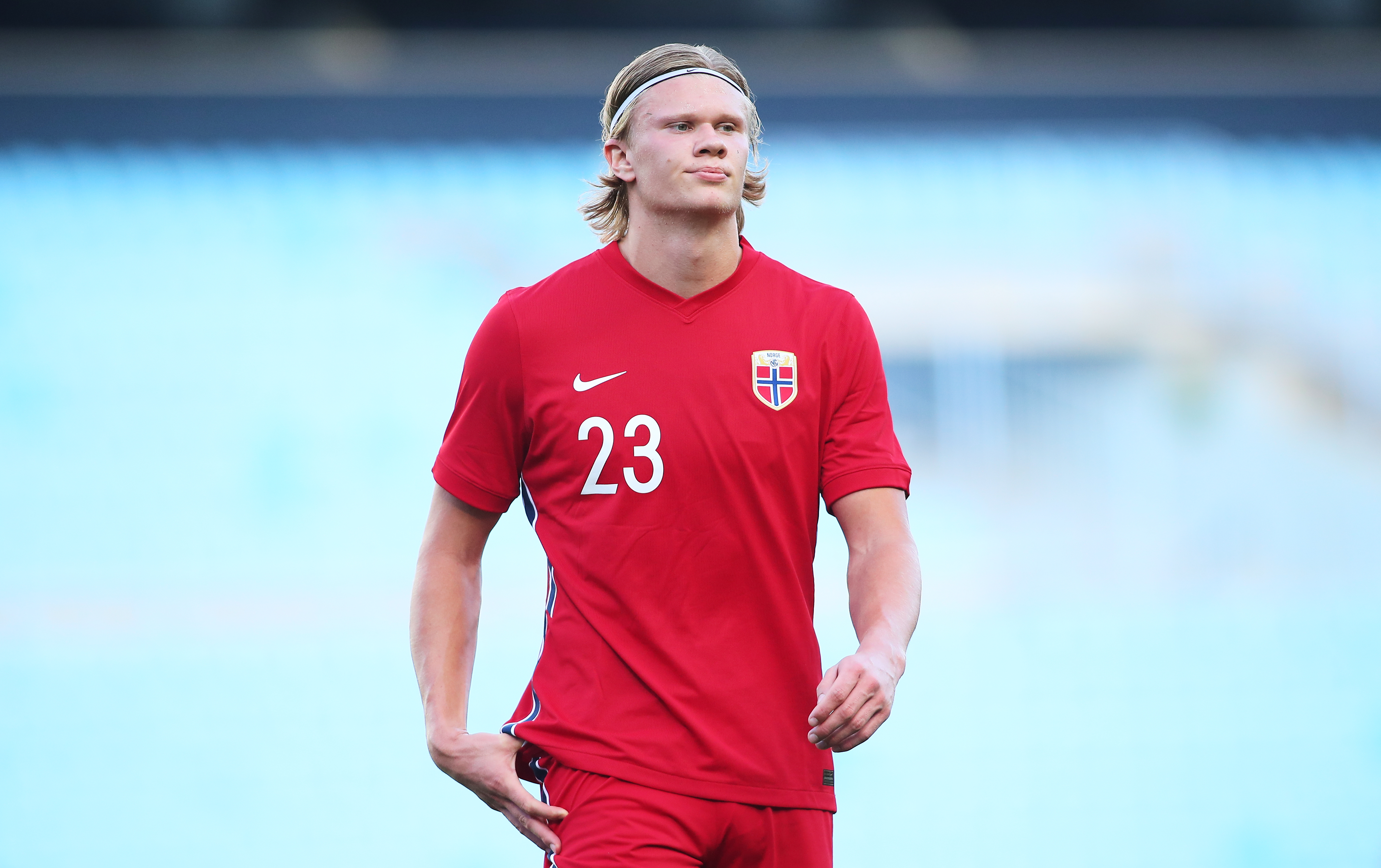 东体：邵佳一在推进国足新老交替过程中需要打造“嫡系部队”（东体：邵佳一推进国足新老更替，亟需组建自己的核心班底）