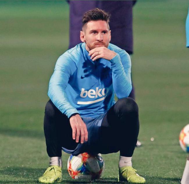 雄鹿因字母哥缺阵惨败，杨瀚森表现不佳，开拓者强势发力，遭遇5连败。（无字母哥雄鹿惨负，杨瀚森手感冰凉；开拓者火力全开，雄鹿陷入五连败）