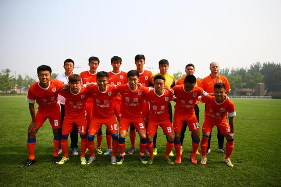 坐镇中场，指挥调度🪄让我们一起继续创造新的历史⭐（掌控中场，运筹帷幄🪄携手续写全新辉煌⭐）