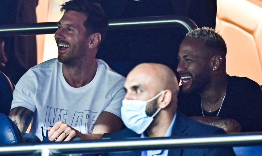 ESPN：总监岗位上大放异彩，保利尼奥收到中超俱乐部邀约（ESPN：总监任上表现抢眼，保利尼奥获中超球队邀约）